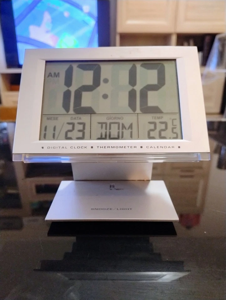 Orologio Sveglia Digitale da Tavolo con Temperatura ambiente  - Immagine 1 di 1
