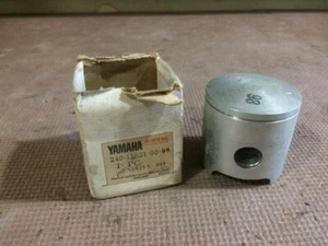 New Yamaha Genuine Racing Piston 240-11631-00-98 TD2 TD2B 250 TZ125A - Picture 1 of 8