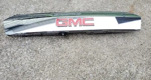 2010-2016 GMC Terrain Liftgate Applique Trim with Camera OEM  - Bild 1 von 10