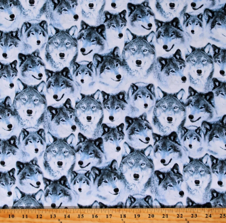 Estampado de tela de invierno de animales salvajes de lobos empacados de algodón por yarda D688.77 Foto 1 de 1