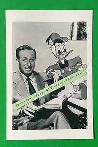 Found 4X6 PHOTO of Walt Disney with Animation Donald Duck RARE - Picture 1 of 2