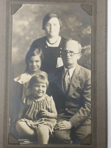 VTG Family Photo Portrait Early 1900s Father Wife & Daughters Good Condition - Picture 1 of 3