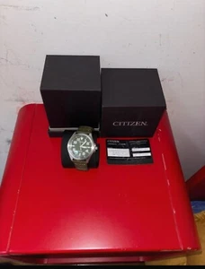 Orologio Citizen Eco-Drive Military Olive Green Nylon Men's Watch AW1410-32X - Foto 1 di 8
