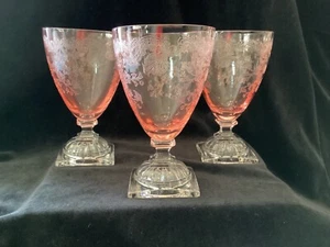 Central Glass Works #1450 - Glastonbury etch #1001 - McGuire - (3) Rose goblets - Picture 1 of 5