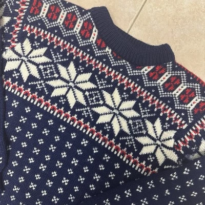 Vintage Women’s Dale Of Norway Pure New Wool Knit Sweater Size Medium M42 - Image 1 of 4