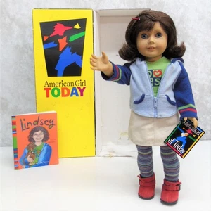 American Girl DOLL LINDSEY, Meet Outfit Barrette Shoes 1st GOTY Tag Book Box VTG - Picture 1 of 11