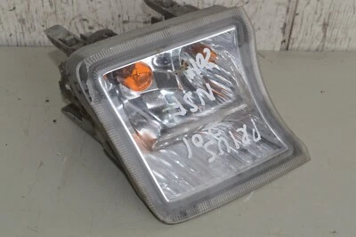 Luz indicadora Toyota Prius lado izquierdo Prius 1.8 VVTI híbrido 2011 agrietado Foto 1 de 4