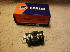 FoMoCo GM MoPar Universal 30A Circuit Breaker - New 50's - 80's - All 12V Models - Picture 1 of 3