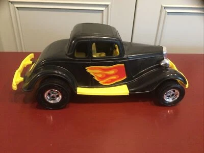 De colección Durant Plastics TootsieToys 1934 Ford Victoria negro/amarillo EE. UU. 11,5”. Foto 1 de 4