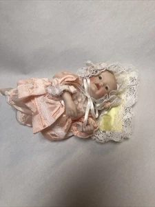 Vintage Ashton Drake Yolanda Bello 6" Girl Porcelain Doll - Picture 1 of 9