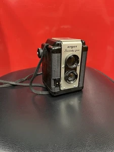 Cámara fotográfica vintage negra Argus 75 años 60 - Imagen 1 de 9