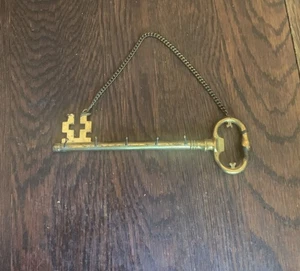 VTG Brass Skeleton Key Shaped Key Holder For 5 Wall Hanging 8.5” Made In Italy - Picture 1 of 15