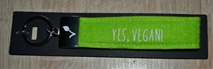 Depesche SCHLÜSSELANHÄNGER Filz, "YES, VEGAN!", Neu - Picture 1 of 1
