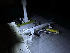1/500 Model Airport Building Service (Read Description) - Picture 1 of 3