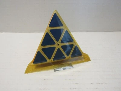 De colección Pyraminx Pirámide Triángulo Puzzle Juguete Cubo de Rubik NUEVO STOCK ANTIGUO - Imagen 1 de 4