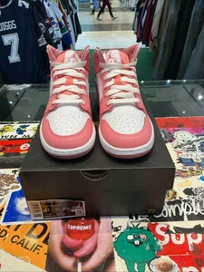 Größe 4,5 (GS) - Jordan 1 Mid Valentinstag 2023 - Bild 1 von 6