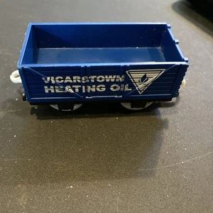 Thomas & Friends Trackmaster Vicarstown Heating Oil Blue Rail Car 2009 - Picture 1 of 3