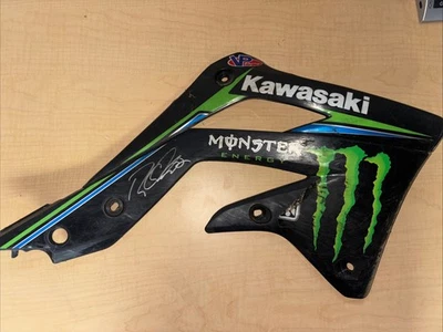 Ryan Villopoto Autografiado Carrera Plástico Usado, Monster Energy, AMA Foto 1 de 3
