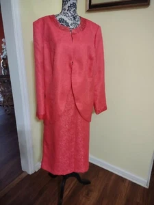Danilo Designer Suit Collection 2 piezas Chaqueta y Falda Tono Malva Profundo 20W Plus - Imagen 1 de 12