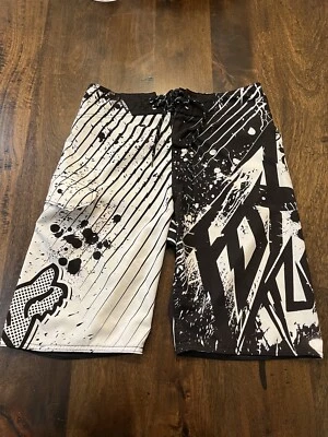 FOX Board Shorts - Negro Blanco Carga Bolsillo Bañador Hombre Talla 28 Foto 1 de 2