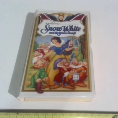 Walt Disney Snow White And The 7 Dwarfs 1994 VHS CLAMSHELL - Image 1 of 4
