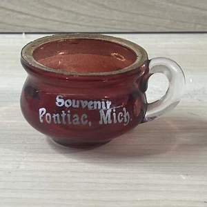 Taza pequeña Pontiac Michigan recuerdo vidrio rojo rubí antiguo - Imagen 1 de 8