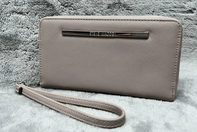 Steve Madden Cartera sin asas Mujeres Taupe Imitación Cuero Muñequera Cremallera Organizador Cartera Foto 1 de 4