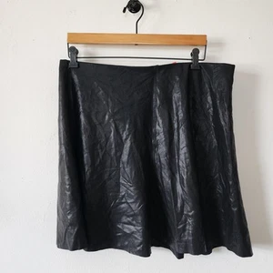 Spanx Kunstleder Skater Volant Rock Damen XL schwarz glänzend Freizeit gefüttert 17" - Bild 1 von 5