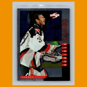 Dominik Hasek #39 1997-98 Score Golden Blades Buffalo Sabres Hockey Card NHL - Picture 1 of 3