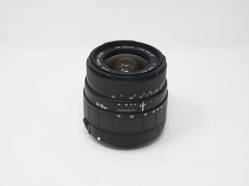 Sigma Zoom 24-70mm f/3.5-5.6 UC Aspherical Lens for Minolta Sony A Mount Japan - Image 1 of 4