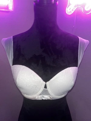 Sujetador Victoria's Secret Bombshell blanco encaje Longline con gorra correa slv 36D usado en excelente estado Foto 1 de 4
