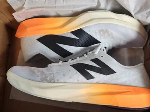 NUEVO con caja! Zapatillas de running New Balance FuelCell Pulse v1. Naranja Beige. ¡Luz! - Imagen 1 de 5