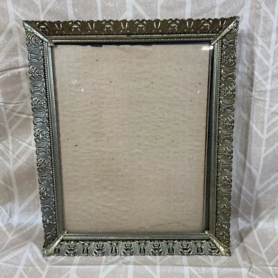 Marco de fotos de metal ornamentado vintage celosía dorada filigrana Hollywood Regency 8X10" Foto 1 de 4