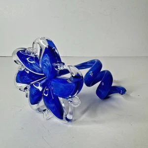 Vintage Kunst Murano Stil geschweifter Stiel Glas Blume mundgeblasen blau Wirbel - Bild 1 von 8