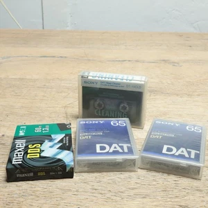 Tres casetes DAT nuevos y un casete de limpieza. Casetes - Imagen 1 de 1