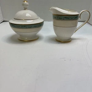 Villeroy & Boch Cassis Bone China Sugar Bowl With Lid & Creamer - Picture 1 of 9