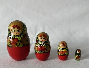 Small Set of 4 Red Flowery Colourfully Painted Wooden Russian Nesting Dolls #904 - Picture 1 of 9