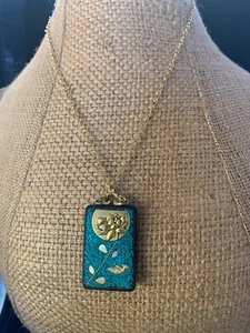Lotus blossom necklace on brass chain - Picture 1 of 3