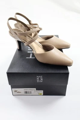 Sapatos femininos Naturalizer Kaiser-N Heels 7M couro bege biqueira pontiaguda - Imagem 1 de 4