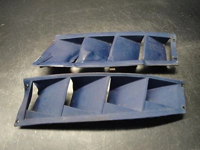 88 Polaris 488 Indy Trail Es 1988 carrocería de moto de nieve paneles laterales morados ventilaciones Foto 1 de 2