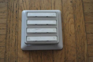 Gira Instabus EIB Tastsensor 4fach 884.. - Bild 1 von 2