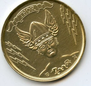 Mardi Gras Doubloon Krewe of Thor 1977 aluminio dorado - Imagen 1 de 2