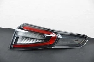 ¡Como nuevo! Luz trasera LED OSCURA 2018-2022 Alfa Romeo Stelvio lado derecho del pasajero OEM - Imagen 1 de 7