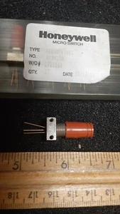 Honeywell HFD3876-002 Photo Diode Fiber Optic Receivers 3 Pin (Quantity) - Picture 1 of 9