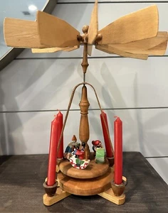 Vintage Deutsche Weihnachtspyramide Erzgebirge Original Spinning mit Kerzen - Bild 1 von 9