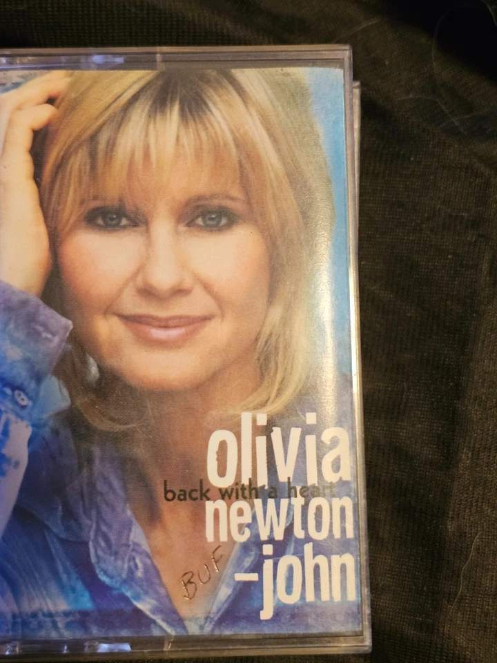 Olivia Newton John Back With A Heart Cassette Tape Foto 1 de 1
