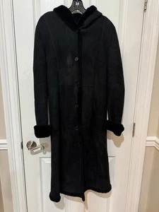 Searle schwarzer Wildleder-/Pelzmantel mit Kapuze Größe 6 - $ 1.995,00 - Bild 1 von 5