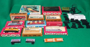 VTG TYCO Electric Ho Scale Train Set W/12 Cars, Track, Transformer, Bridge Nice! - Picture 1 of 15
