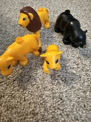 Animales, leones, cachorros y osos Duplo Foto 1 de 4