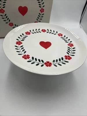 Vintage Lillian Vernon White Heart and Flowers Cake Stand 1984 Valentine's Day - Image 1 of 4